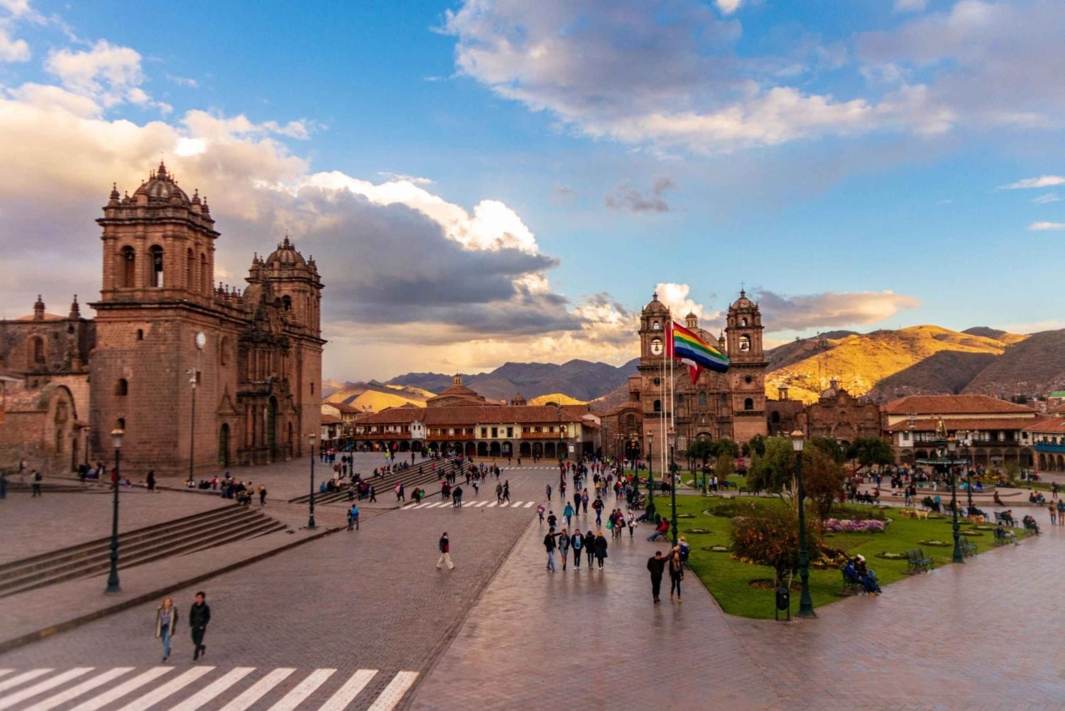 クスコ | クスコの必需品: 4日間3泊 - ホテル ✩✩✩