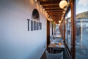 Cusco: Folkloric Andean Show & 3-Course Dinner at Tunupa