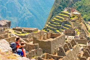 Cusco: Kokopäiväretki Machu Picchuun hotellin kuljetuksineen.