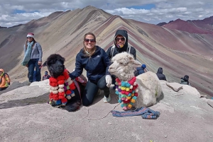 Cusco: Guided Excursion to the 7 Colors Mountain with Breakfast & Lunch