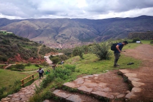 Cusco: Halvdagstur Södra dalen: Tipon + Pikillaqta + Andahuaylias