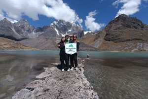 Cusco: Wanderung zu den 7 Lagunen von Ausangate, ganztägig, VIP – Führung auf Portugiesisch