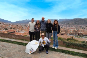 Cusco: Historic Walking Tour with Pisco Sour and Music Show