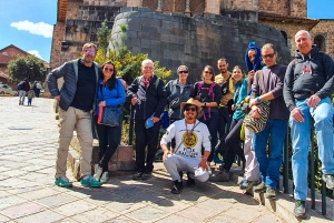 Cusco: Historic Walking Tour with Pisco Sour and Music Show