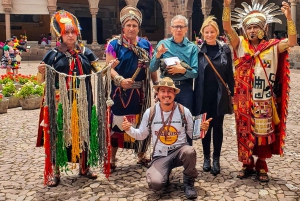 Cusco: Historic Walking Tour with Pisco Sour and Music Show