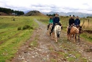 Cusco: Horseback Ride Temple of the Moon and Chacan Mountain