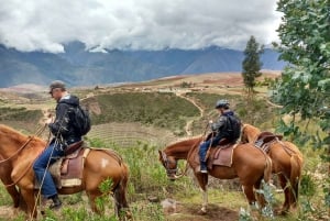 Cusco: Horseback Ride Temple of the Moon and Chacan Mountain