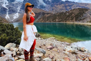 Cusco: avventura al lago Humantay con colazione e pranzo a buffet