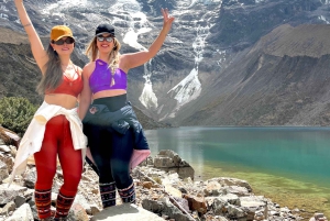 Cusco: avventura al lago Humantay con colazione e pranzo a buffet