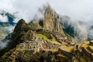 Cusco: Machu Picchu 4-Day Inca Trail Trek & Panoramic Train