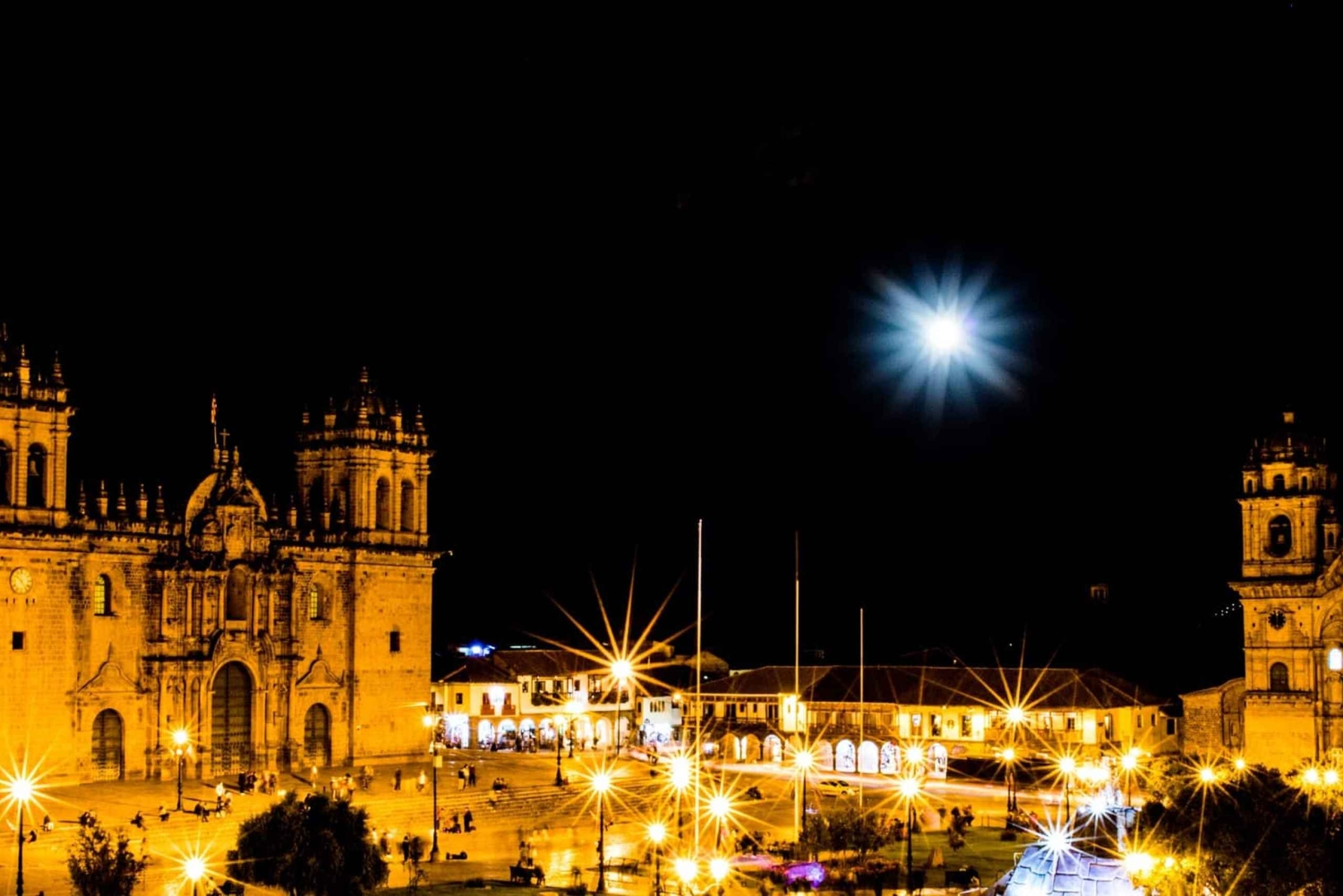 Cusco: Legends and History Night Tour with Pisco Sour