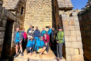 Cusco: 4 päivän vaellus Machu Picchulla Inka Traililla ja Panoramic Train -juna