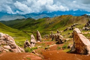 Cusco: 7-Farben-Berg Vinicunca und das Rote Tal (optional)