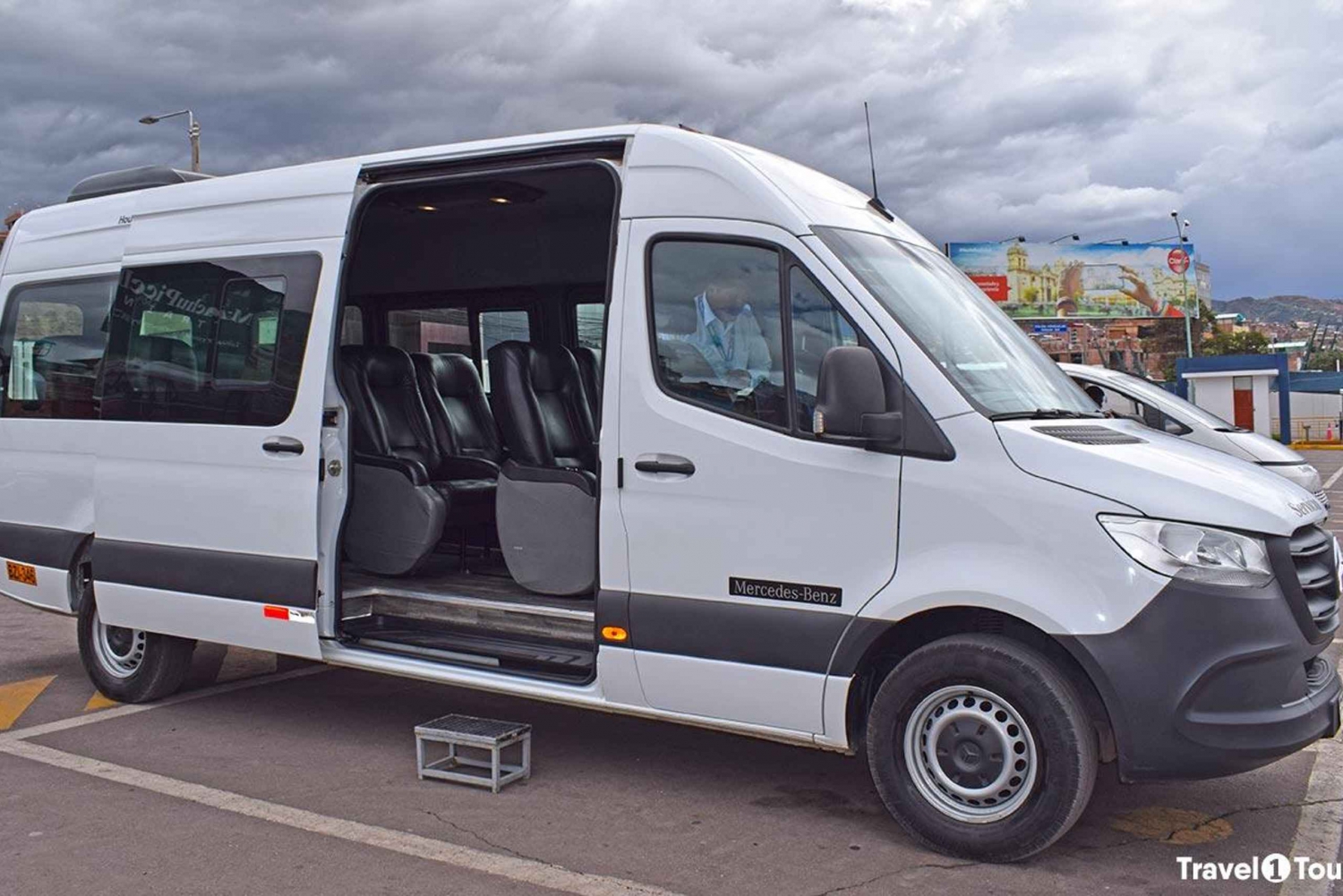 Cusco: One-way transfer from the airport to the hotel
