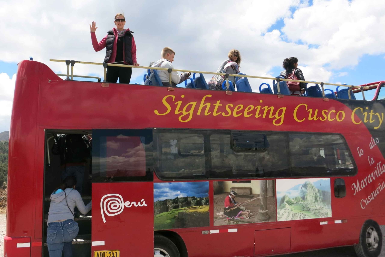 Cusco: Open-Top Bus City Tour