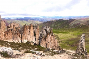 Cusco: Palccoyo Mountain Day Trip with Breakfast and Lunch
