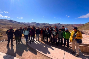 Cusco: Palcoyo Mountain Tagestour mit Frühstück und Mittagessen