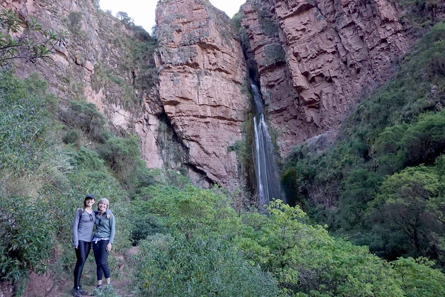 Cusco: Wanderung zum Perolniyoc-Wasserfall und zur Ancascocha-Lagune