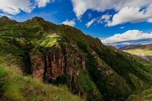 Cusco: wodospad Perolniyoc, Raqaypata i wędrówka do Ñaupa Iglesia