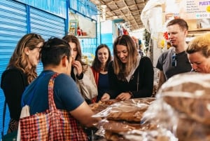 クスコ：ペルー料理教室、カクテル、地元の市場ツアー