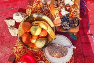 Cusco: Private picnic with view of the Sacred Valley, llamas and Maras & Moray