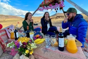 Cusco: Private picnic with view of the Sacred Valley, llamas and Maras & Moray