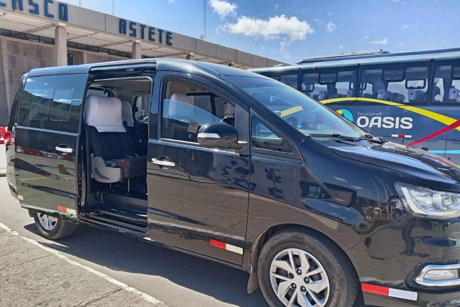 Cusco: Private Transfer with Welcome Water