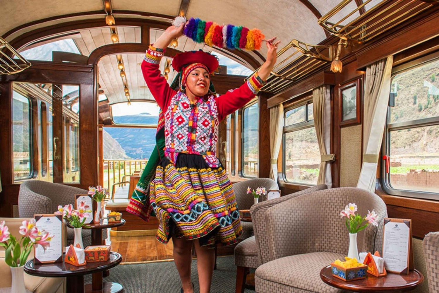 Cusco: Puno and Lake Titicaca Train Trip with Lunch and Tea