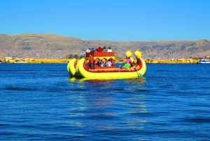 Cusco-Puno: Ausflug mit Reiseleiter zu den Inseln Uros und Taquile