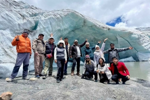 Cusco: Qelccaya Glacier Full-Day Guided Hike with Meals