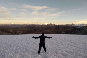 Cusco - Quelccaya Glacier Hike + Breakfast and Lunch Private