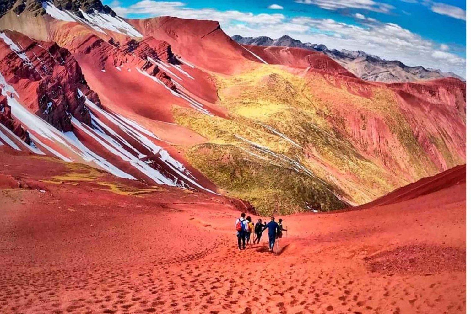 Cusco: Rainbow Mountain and Red Valley Trip with 2 Meals