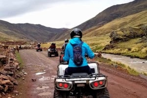Cuscosta: ATV-ajelu Rainbow Mountainille + Red Valley, ateriat sisältyvät hintaan