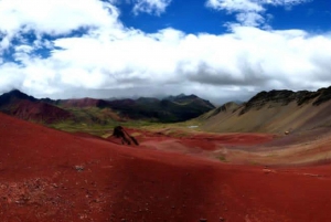 Cuscosta: ATV-ajelu Rainbow Mountainille + Red Valley, ateriat sisältyvät hintaan