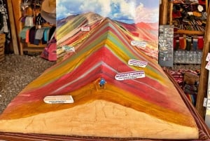 Cuzco: Excursión de un día a la Montaña del Arco Iris y al Valle Rojo (Opcional)