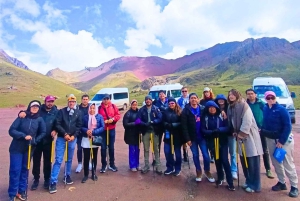 Cuzco: tour de 1 día a la montaña Arcoíris con comidas