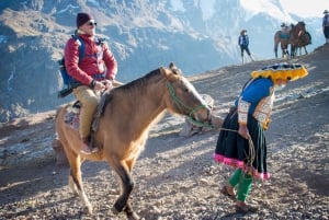 Cusco: Tour della Montagna Arcobaleno ed escursione nella Valle Rossa (facoltativo)