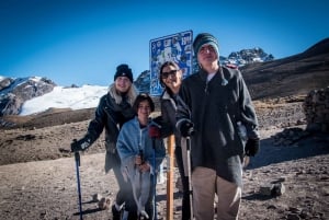 Cusco : Tour de la montagne de l'arc-en-ciel et randonnée dans la vallée rouge (en option)