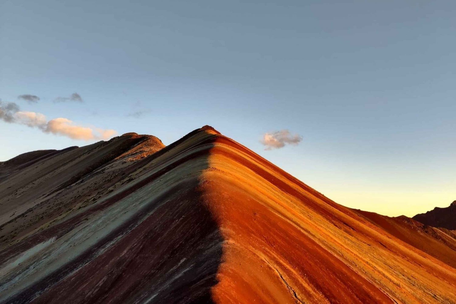 Cusco: Rainbow Mountain Tour ved solnedgang uden menneskemængder