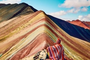 Cusco: Rainbow Mountain Transportation and Guided Hike