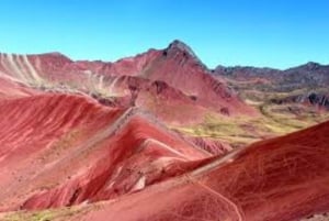 Cusco: Red Valley Hike and Rainbow Mountain