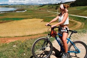 クスコ自転車で聖なる谷へ｜ピクニック - プライベート