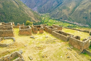 Cusco: Sacred Valley Pumamarca Trek with Lunch