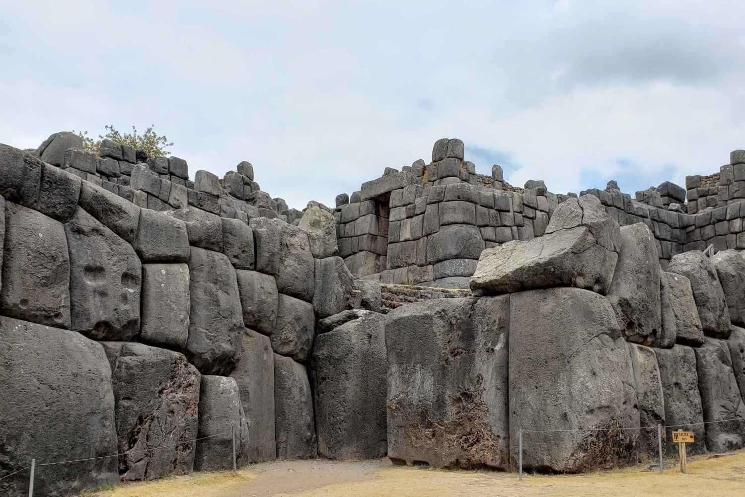 Cusco: Sacsayhuaman Guided Tour and 1-Hour Horseback Ride