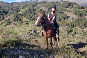 Cusco: Sacsayhuaman Guided Tour and 1-Hour Horseback Ride