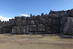 Cusco: Sacsayhuamán, Qenqo, & Puka Pukara Tour with Picnic