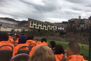 Cusco : Visite touristique de la ville en bus à toit ouvert