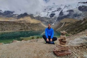 Cusco: Trek to Humantay Lagoon with Breakfast and Lunch