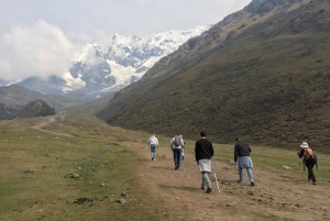 Cusco: Trek to Humantay Lagoon with Breakfast and Lunch