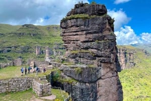 Cusco: Waqrapukara Hike with Breakfast, Lunch, & Pisco Sour